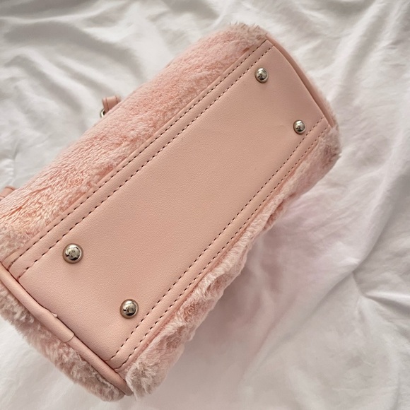 Von Dutch Pink Fur Small Bowling Bag - Picture 7 of 10